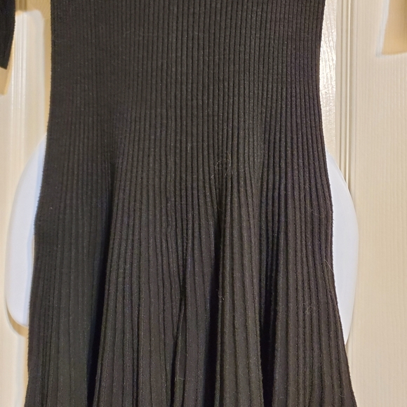 Chelsea & Theodore Black sweater - Picture 5 of 8